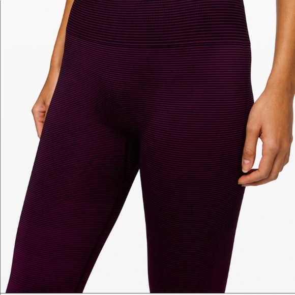 Lululemon Ebb to Train Tight - Marvel/Black Size 4 - Picture 5 of 9